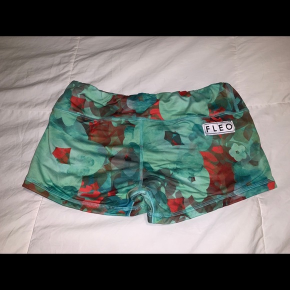 Fleo shorts - Picture 2 of 3